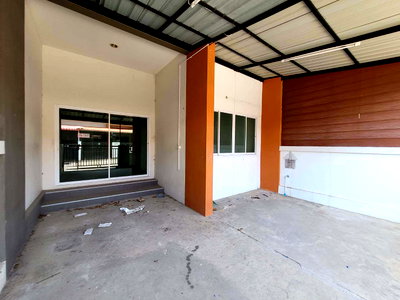 Townhouses for sale Nikhom Pattana Rayong : TOWN HOUSE 22.8 Sq.w. Nikhom Pattana Rayong for 1.5M