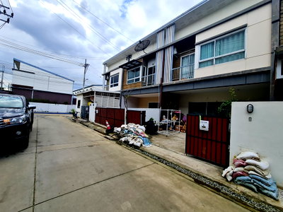 Townhouses for sale บิ๊กซี บางใหญ่ : TOWN HOUSE 19.2 Sq.w. Bang Yai Nonthaburi for 1.7M