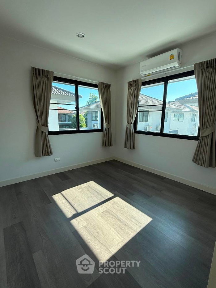 picture 4-BR House in Bang Sao Thong (ID 1987865) - 11/17