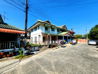 Townhouses for sale Dhonburi Rajabhat University Samut Prakan Campus : TOWN HOUSE 30 Sq.w. Muang Samut Prakarn Samut Prakarn for 2.2M
