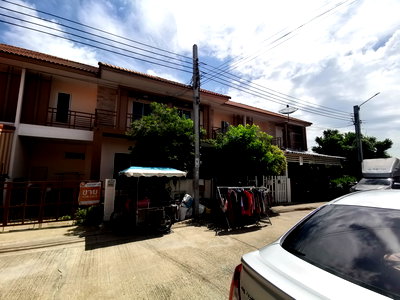 Townhouses for sale Samut Prakarn : TOWN HOUSE 21.2 Sq.w. Phra Samut Jadee Samut Prakarn for 1.7M