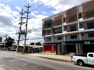 SHOP HOUSE 62.1 Sq.w. Sai Noi Nonthaburi for 13.9M