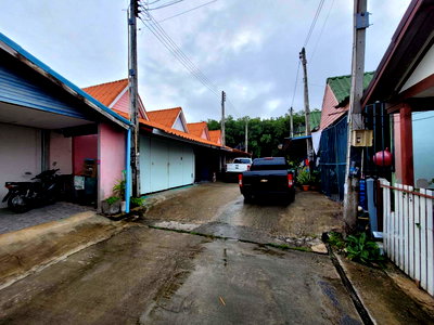 Townhouses for sale Pluak Daeng Rayong : TOWN HOUSE 20.2 Sq.w. Pluak Daeng Rayong for 861,000