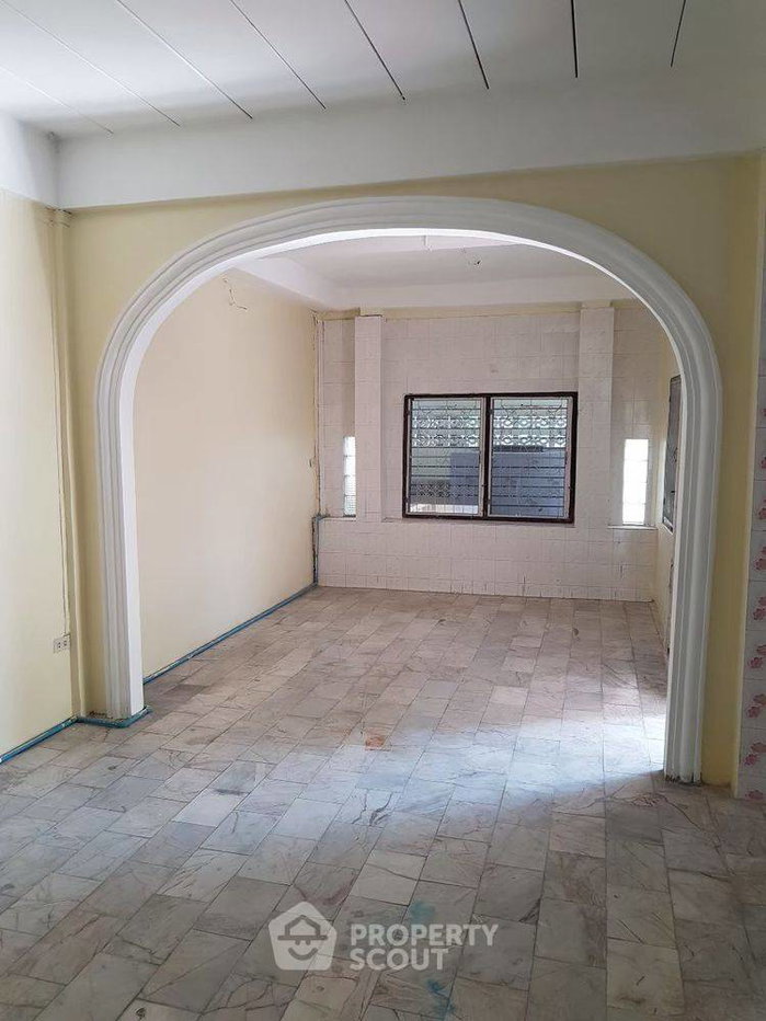 รูป บ้าน 5-ห้องนอน ใน จันทรเกษม (ID 2849700) - รูปที่ 2/10