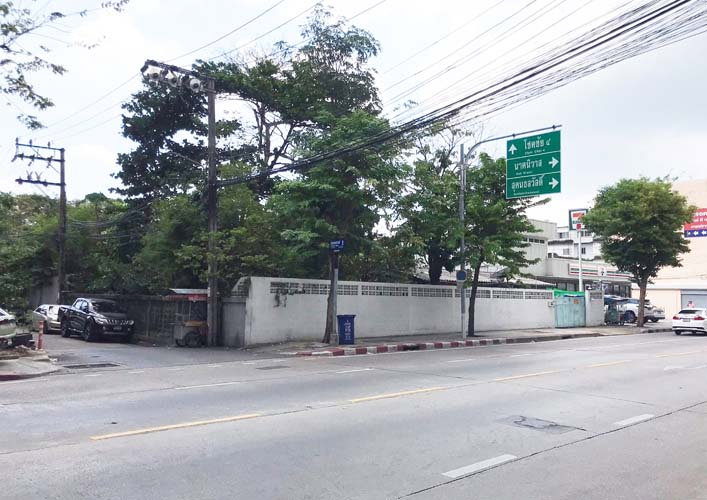 รูป L-152 : ที่แปลงมุม 125 ตร.วา ถนนเมน ปากซอยสังคมสงเคราะห์ 1 (ลาดพร้าว 71) วังทองหลาง - รูปที่ 10/16