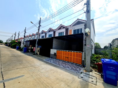 Townhouses for sale International Laboratories : TOWN HOUSE 16.5 Sq.w. Bang Sao Thong Samut Prakarn for 1.4M