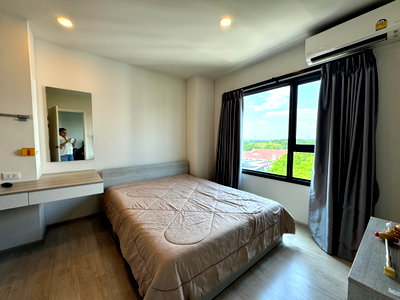 Condos for rent 700 Year Sports Arena Chiang Mai : 🪟 High-Floor Corner Unit | Cool & Comfortable Living at Escent Park 🌿🏙️🛏️