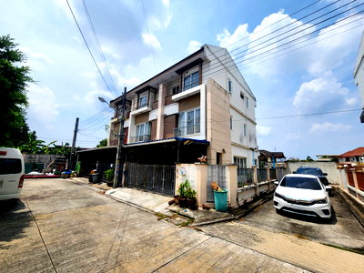 TOWN HOUSE 28.8 Sq.w. Bang Khae Bangkok for 3.4M