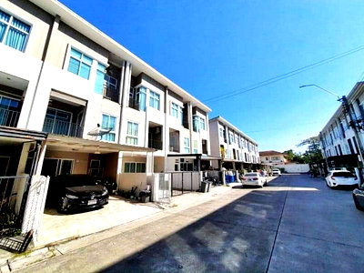 ทาวน์โฮม สวนสยาม : Call : 093-531-5585 โครงการ ซิกเนเจอร์ รามอินทรา 109 ขายด่วนทาวน์โฮม 3 ชั้น 23.1 ตารางวา หน้ากว้าง 5.5 เมตร 3 นอน 3 น้ำ ใกล้รถไฟฟ้าสีชมพู สถานีบางชัน