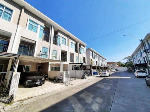 Call : 093-531-5585 Sixnature Ramintra 109 Project, Townhome 3-story 23.1 sq.wa 5.5 meters wide 3 Beds, 3 Baths