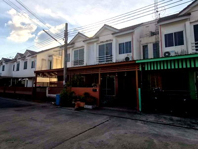 Townhouses for sale Bangkok : TOWN HOUSE 22 Sq.w. Nong Chok Bangkok for 1.9M