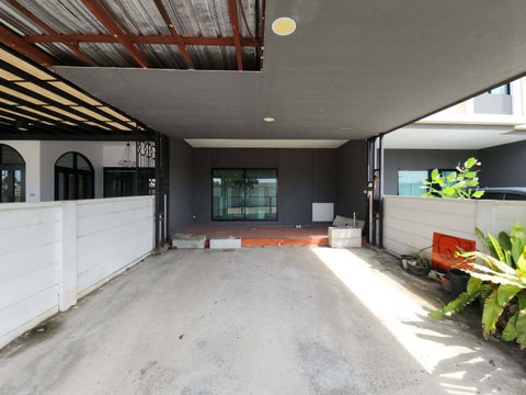 TOWN HOUSE 27.1 Sq.w. Lam Luk Ka Pathumthani for 3.2M