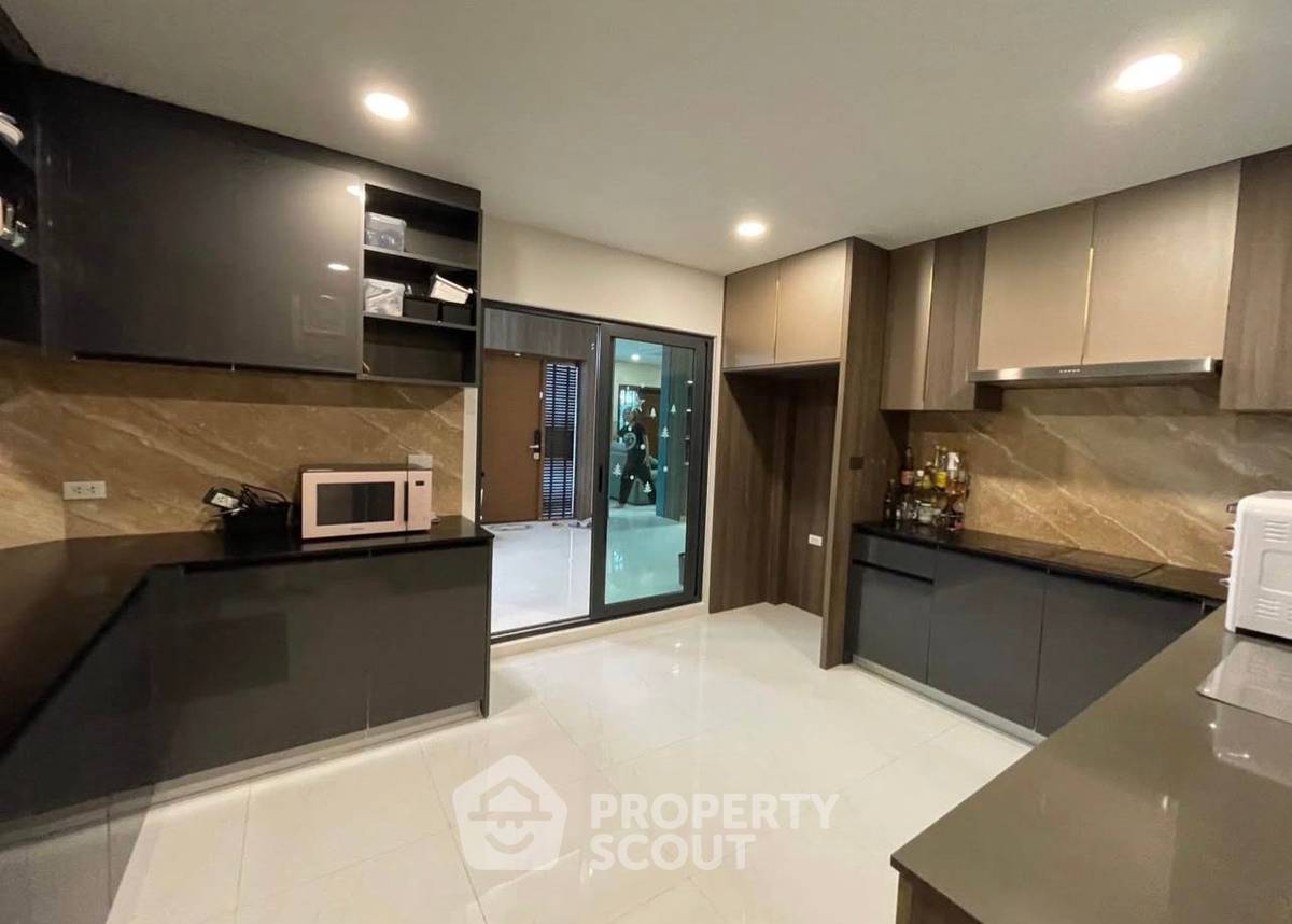 รูป บ้าน 5-ห้องนอน ที่ เดอะ ซิตี้ บางนา ใน บางแก้ว (ID 2868476) - รูปที่ 10/19