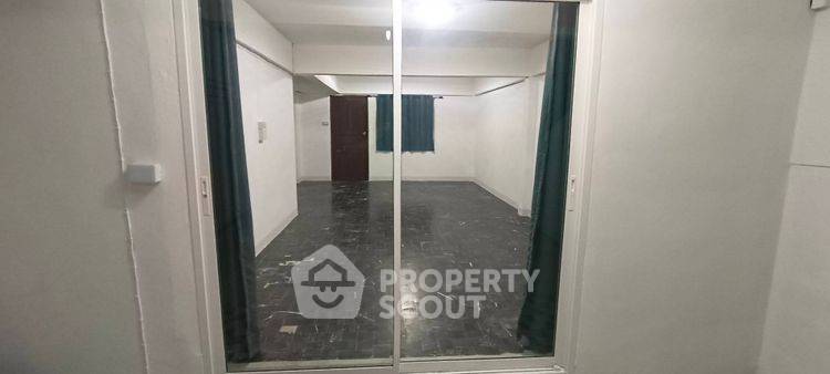 picture 2-BR Townhouse in Bang Talat (ID 2867956) - 1/10