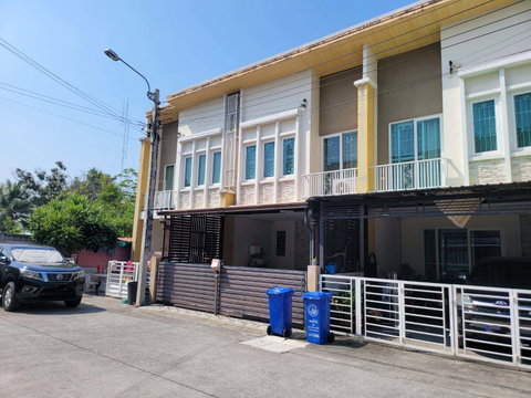 TOWN HOUSE 21.2 Sq.w. Sai Noi Nonthaburi for 2M