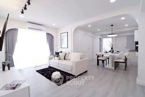 2-BR Condo at Century Park Condominium near MRT Lat Phrao (ID 2862778)