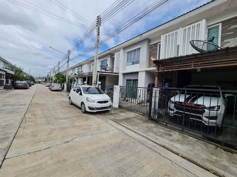 TOWN HOUSE 17.5 Sq.w. Bang Lamung Chonburi for 1.7M