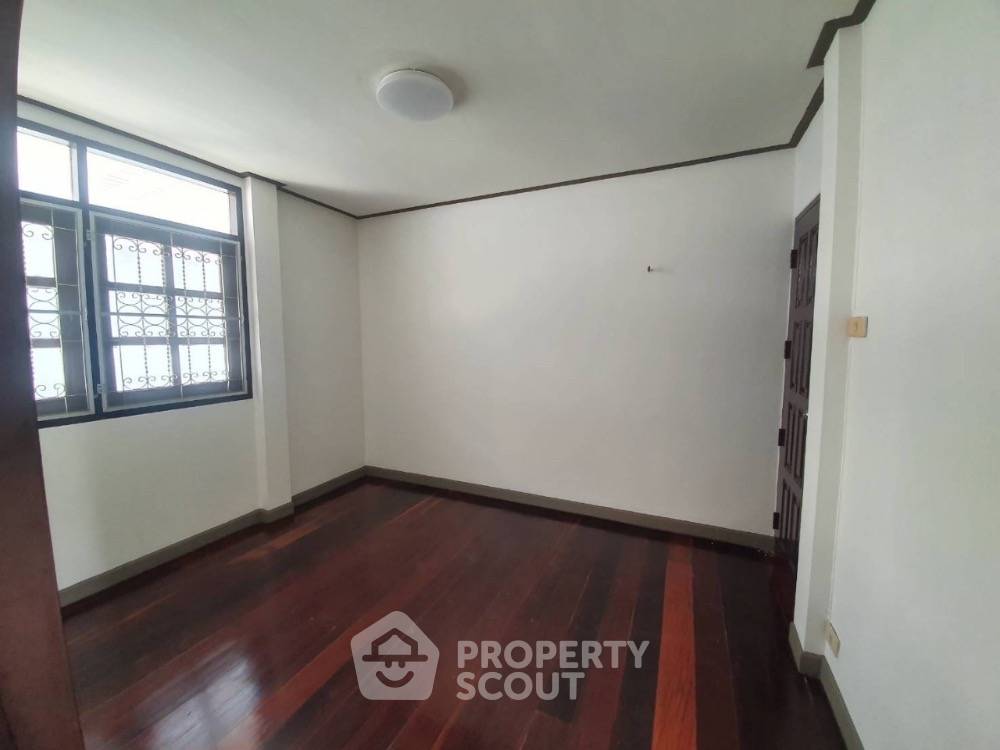 picture 4-BR House in Saphan Song (ID 1273459) - 10/11