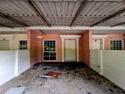 Townhouses for sale Nakorn Krabi College of Technology : TOWN HOUSE 30.5 Sq.w. Muang Krabi Krabi for 1.9M