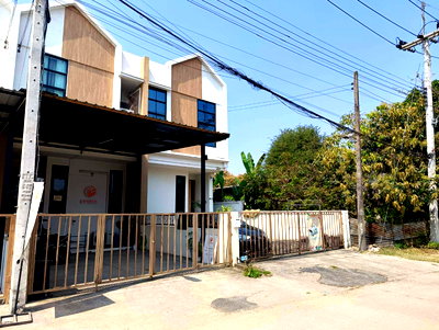 Townhouses for sale Chiang Rai : TOWN HOUSE 34.3 Sq.w. Muang Chiang Rai Chiang Rai for 2.3M