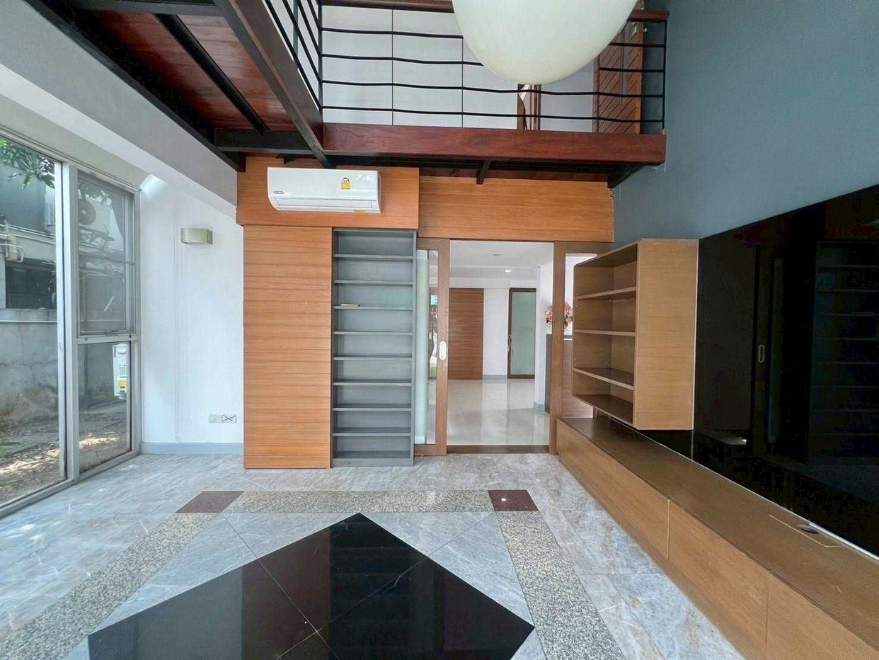 รูป LTHC15273 – Charming House for Sale Ari | City Lifestyle Best Value | Near BTS Ari | 25 MB - รูปที่ 2/6