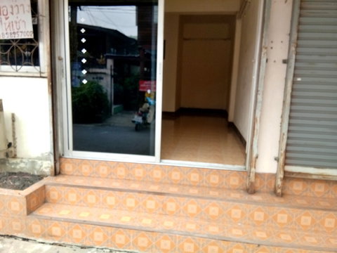 Non Nol MANTION OFFICE FOR RENT 2000 BATH FOR CONTRACTION   STOCK PRODUCT AND FOR LIVIONG AVAILABLE NOW
