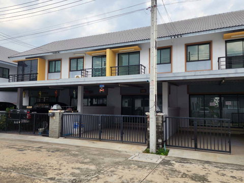 TOWN HOUSE 22.5 Sq.w. Phan Thong Chonburi for 2.1M