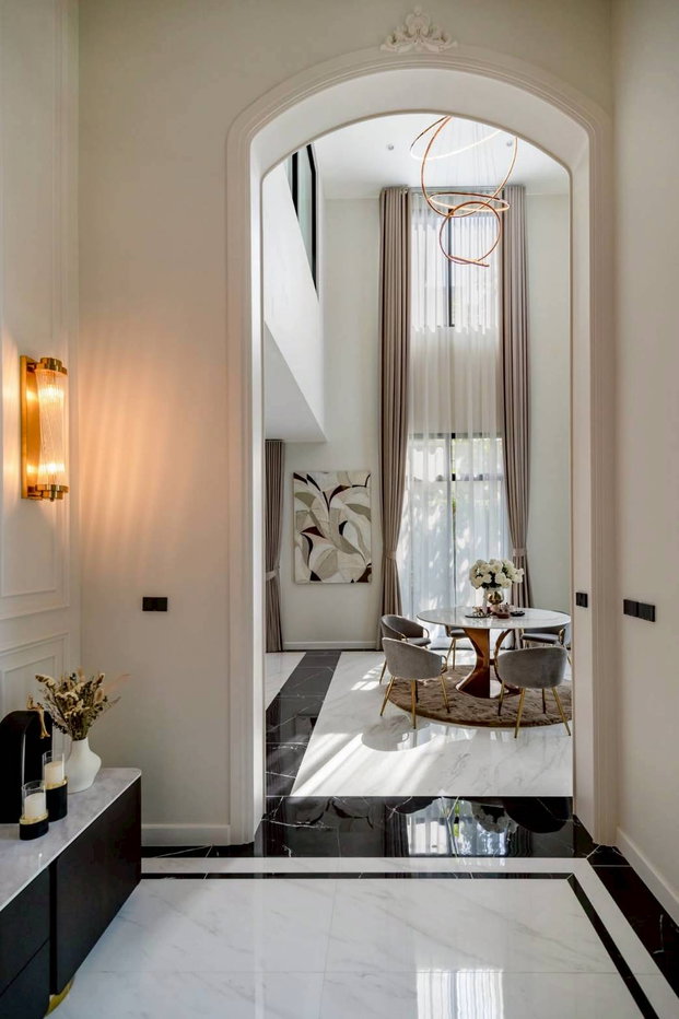 รูป ให้เช่าบ้านเดี่ยวหรู 3 ชั้น ระดับ Ultra Luxury พร้อมลิฟท์ส่วนตัว โครงการ CINQ ROYAL Krungthep Kreetha แซงค์ รอยัล กรุงเทพกรีฑา เฟอร์นิเจอร์ครบ  - รูปที่ 2/20