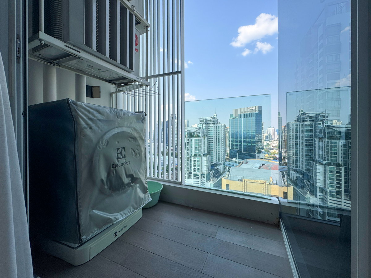 picture Corner Unit | High floor cozy two-bedroom at BTS Ekkamai - 2/18