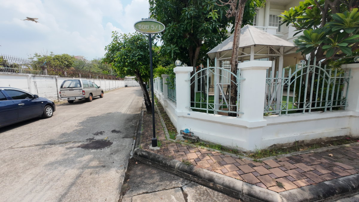 picture Baan Suan Phutthamonthon Sai 1, detached corner unit, fully furnished, ready to move in. - 4/34