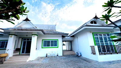 บ้านเดี่ยว หางดง เชียงใหม่ : ขายบ้านชั้นเดียว 2 หลังติดกัน เฟอร์นิเจอร์ครบครัน พร้อมอยู่ ใกล้ Meritton British International School (H446) T.0946511456