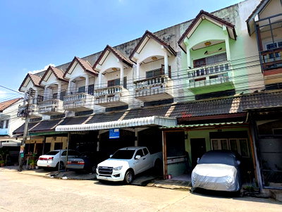 Shophouses for sale Lopburi : SHOP HOUSE 40 Sq.w. Muang Lop Buri Lopburi for 1.9M