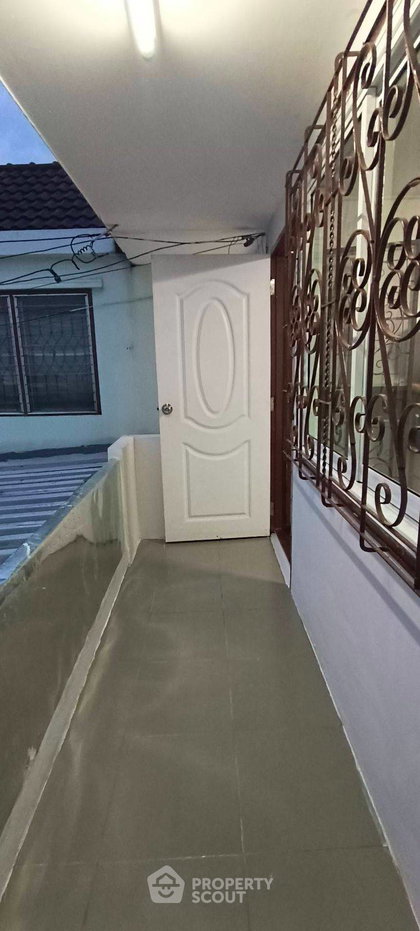 picture 2-BR Townhouse in Bang Talat (ID 2867956) - 10/10