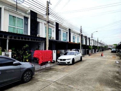 ทาวน์โฮม โรงเรียนนานาชาติเด่นหล้า : ทาวน์เฮ้าส์ 17.8 ตร.วา พฤกษาไพร์ม 100 บางบัวทอง บางบัวทอง นนทบุรี 2.3M