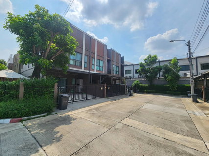 TOWN HOUSE 28.9 Sq.w. Nong Khaem Bangkok for 3.8M