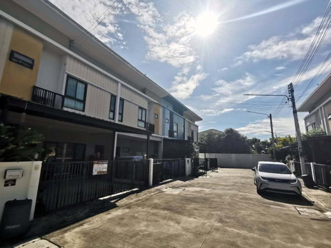 TOWN HOUSE 22 Sq.w. Lat Lum Kaeo Pathumthani for 2.5M