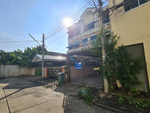 TOWN HOUSE 32.6 Sq.w. Bang Khae Bangkok for 3.7M