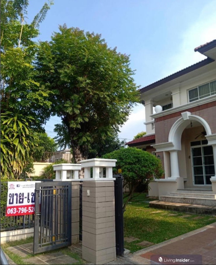 Houses for rent : 2-story detached house for rent (corner unit) in Nantawan Suan Luang Rama IX Village. Beautiful, spacious rooms, fully furnished.Add Line: @841qqlnr