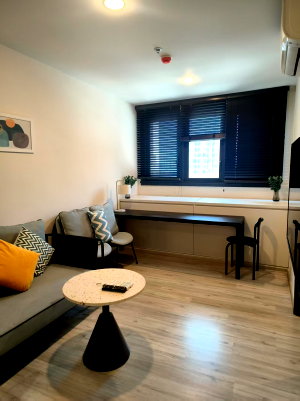 Condos for rent : Condo for Rent at XT Huai Khwang near MRT Huai Khwang, Fully Furnished
