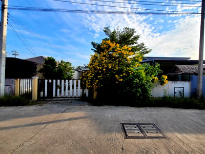 HOME 80 Sq.w. Ban Lat Petchburi for 2.4M
