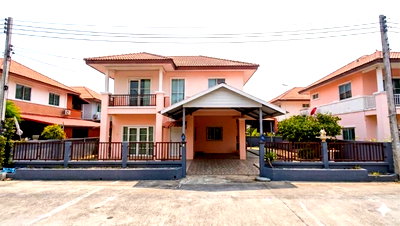 บ้านเดี่ยว ถนนรังสิต-นครนายก : ขายบ้านเดี่ยวหลังใหญ่ พื้นที่กว้าง 57.8 ตร.ว. ทำเลดีต้นโครงการ! ​หมู่บ้านปิยทรัพย์ รังสิต คลอง 10 — พร้อมเข้าอยู่ทันที ในราคาเพียง 2.xx ล้าน!