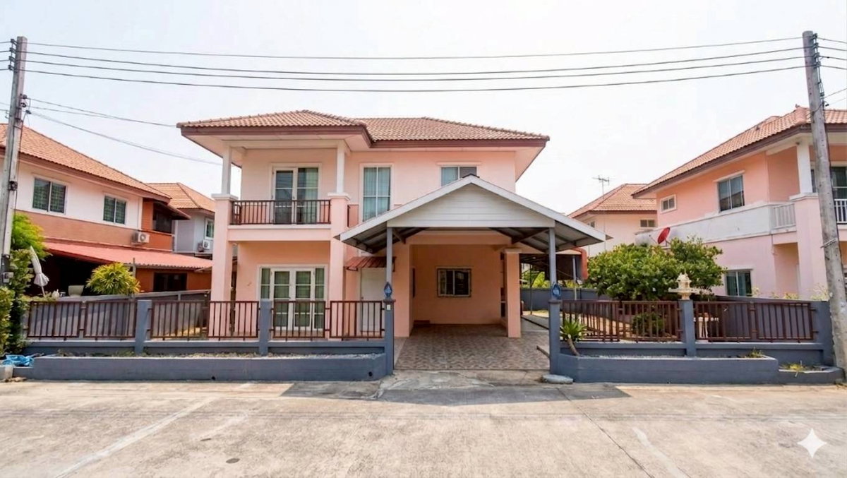 รูป ขายบ้านเดี่ยวหลังใหญ่ พื้นที่กว้าง 57.8 ตร.ว. ทำเลดีต้นโครงการ! ​หมู่บ้านปิยทรัพย์ รังสิต คลอง 10 — พร้อมเข้าอยู่ทันที ในราคาเพียง 2.xx ล้าน! - รูปที่ 1/11
