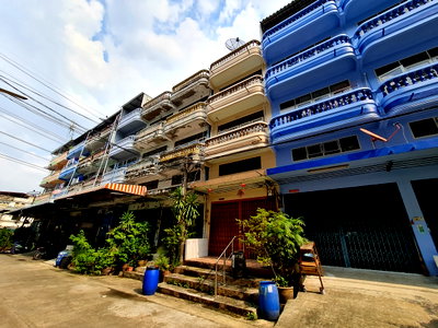 SHOP HOUSE 17.9 Sq.w. Thung Khru Bangkok for 1.7M