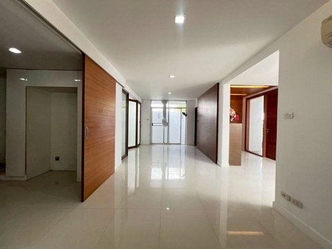 LTHC15273 – Charming House for Sale Ari | City Lifestyle Best Value | Near BTS Ari | 25 MB | บ้านขาย อารีย์ ทำเลเมือง บรรยากาศดี ใกล้ BTS อารีย์