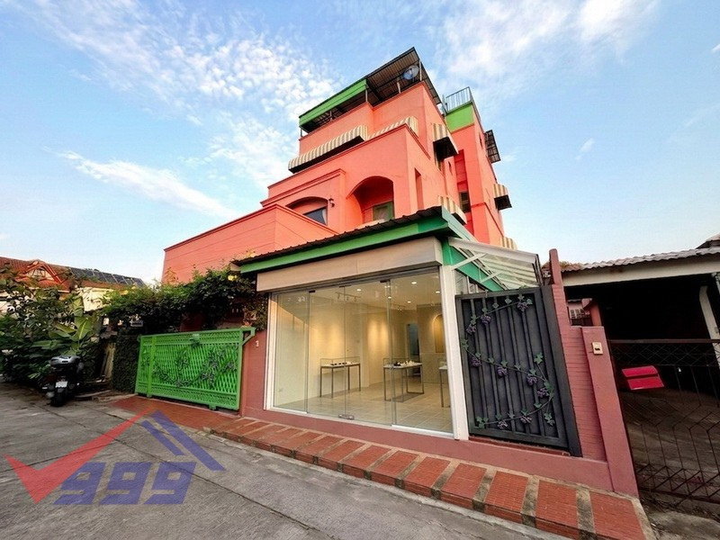 รูป 🏙️ ขายบ้านเดี่ยวหลังใหญ่ 300 ตร.ม. พร้อม Private Rooftop Bar วิว Panorama 360° ลมเย็นสบายทั้งปี REF. 016HSRG - รูปที่ 1/31