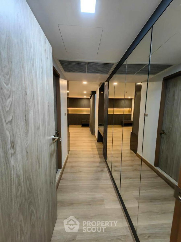 picture 3-BR Condo at Somkid Gardens Condominium near BTS Chit Lom (ID 1736733) - 45/50