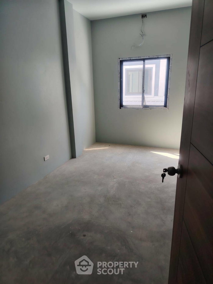 รูป ทาวน์เฮ้าส์ 3-ห้องนอน ใกล้ สนามบินเชียงใหม่ (ID 2870816) - รูปที่ 8/17
