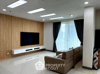 Condos for rent BTS Chong Nonsi : 3-BR Condo at The Empire Place near BTS Saint Louis (ID 2871112)