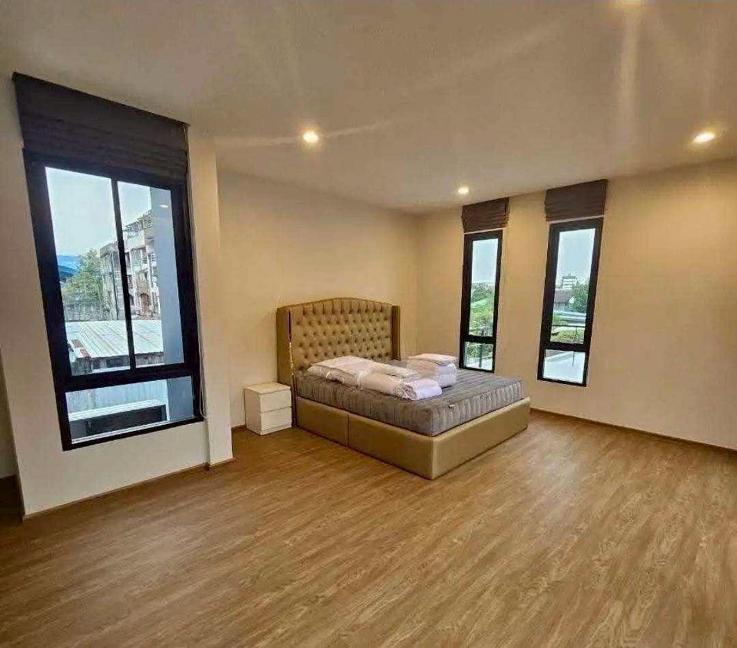 picture LTHC15009 – Luxury House Prime Location for Sale Sukhumvit 62 | Family Living Best Value | Near BTS Bang Chak | 75 MB - 4/5