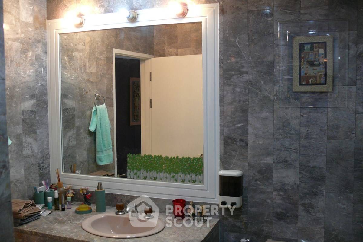 รูป คอนโด 3-ห้องนอน ที่ ศุภาคาร คอนโดมิเนียม ใกล้ BTS สะพานตากสิน (ID 2874602) - รูปที่ 27/34
